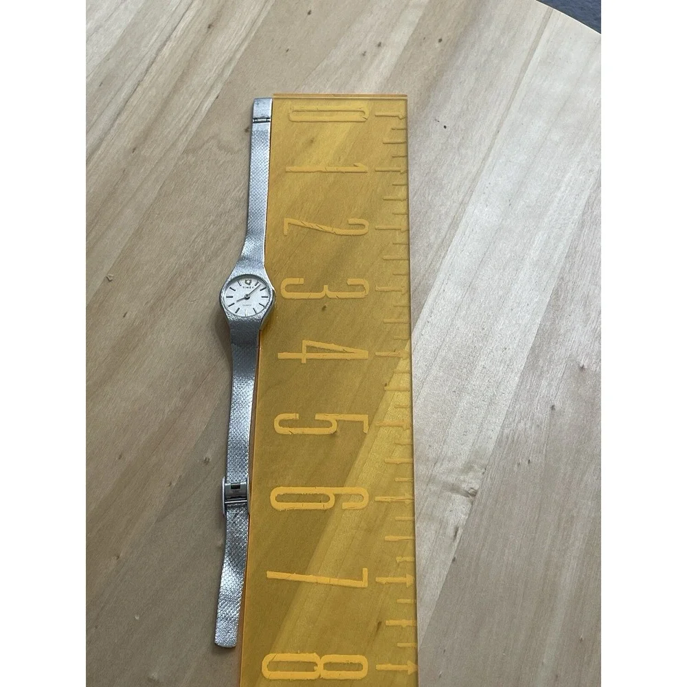Timex K Cell Women's Silver Bracelet‎ Watch Adjustable Clasp Base Metal Bezel